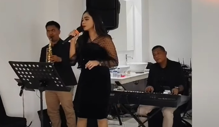 Sewa Organ Tunggal Elegan Saxophone Jazzy Promosi